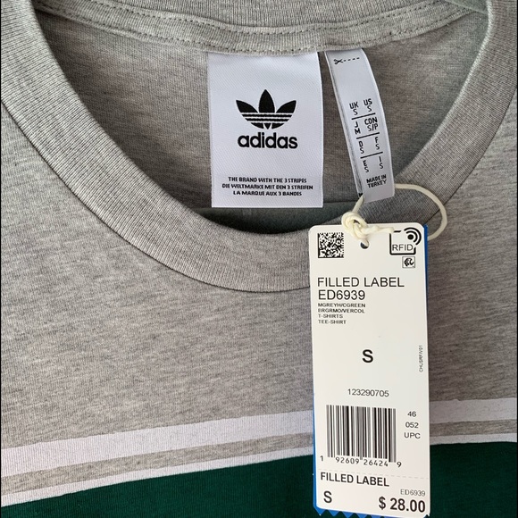 🏷NWT adidas logo tag T-shirt - Picture 3 of 5